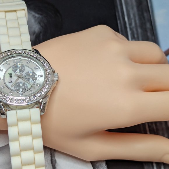 Unisex Wrist Watch Classic Men or Women 1990s Wristwatch Working Faux Chrono - Picture 3 of 8